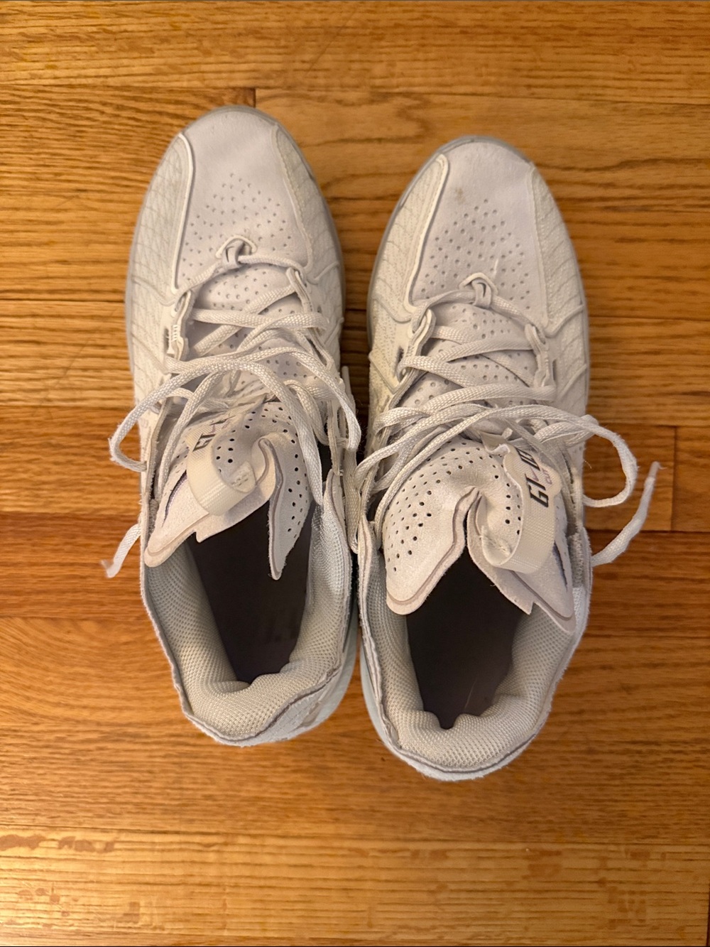Men's Size 9.5 White Nike Air Zoom GT Cut 3 - Basketball Lightweight Comfort